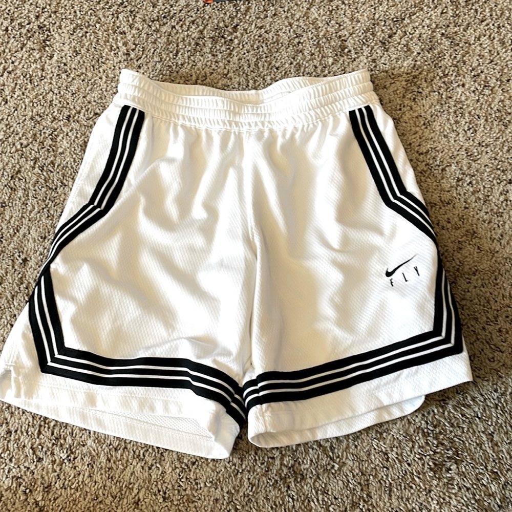 white nike fly basketball or sport shorts
